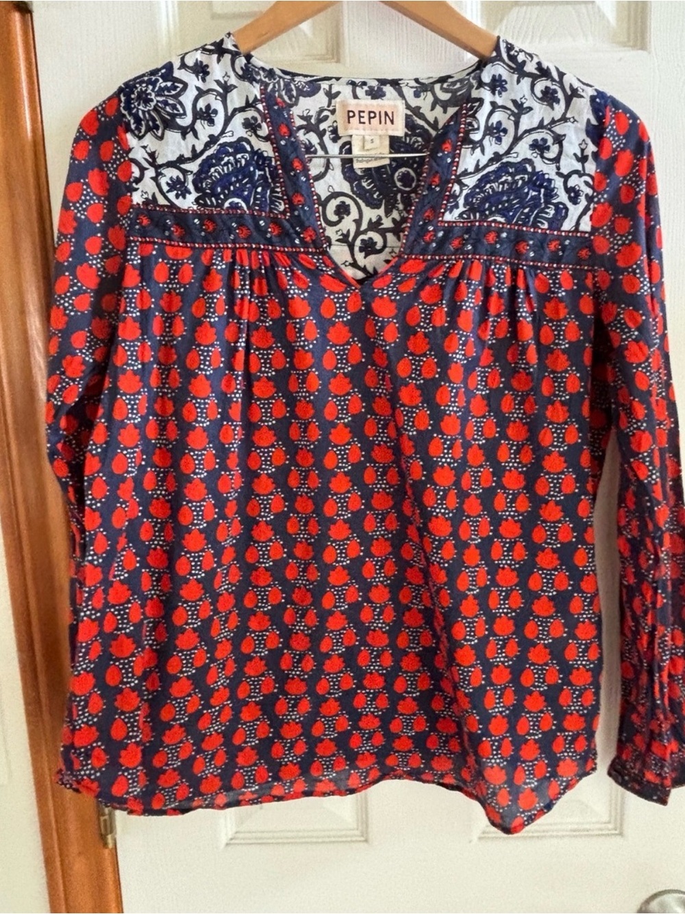 Anthropologie by Pepin Red & Navy Printed V-Neck Tunic Top